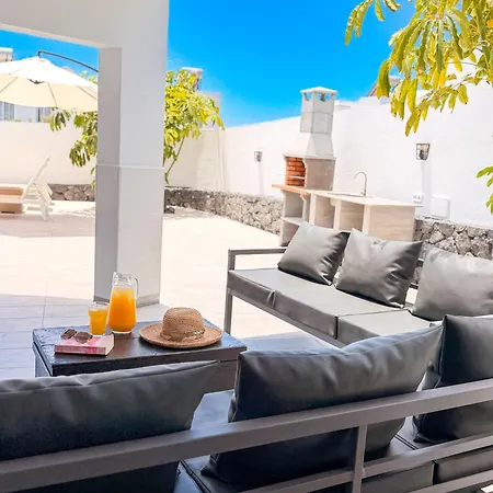 - Vista Oceana - Stunning 5 Bedroom Modern With Private Heated Pool And Ocean Views