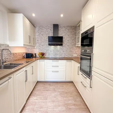 - Vista Oceana - Stunning 5 Bedroom Modern With Private Heated Pool And Ocean Views *