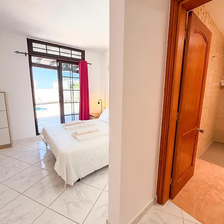 - Vista Oceana - Stunning 5 Bedroom Modern With Private Heated Pool And Ocean Views Villa