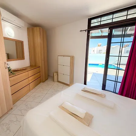 - Vista Oceana - Stunning 5 Bedroom Modern With Private Heated Pool And Ocean Views *