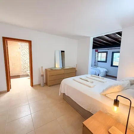 - Vista Oceana - Stunning 5 Bedroom Modern With Private Heated Pool And Ocean Views